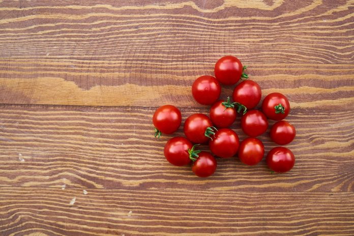 tomato-2777351_1280